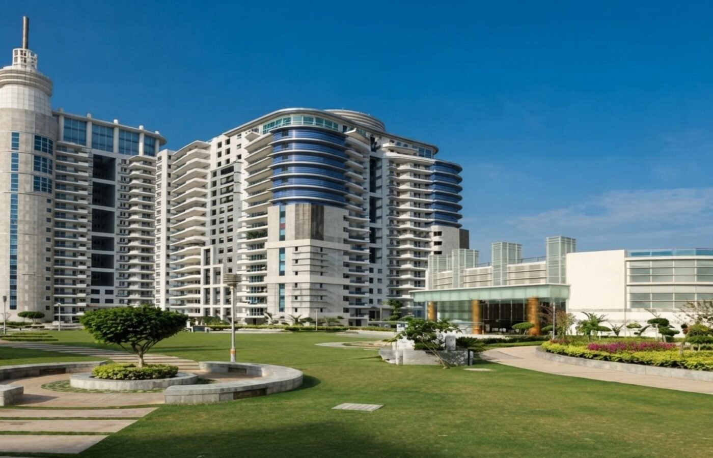 DLF the Pinnacle